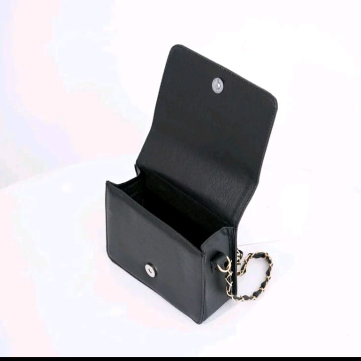 Tas Slingbag Wanita Casandra