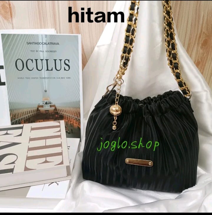 Tas Selempang Calara