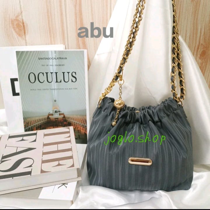 Tas Selempang Calara